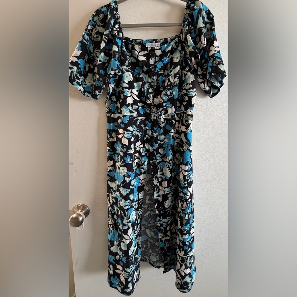 Chic Floral Midi Dress in Black and Blue
